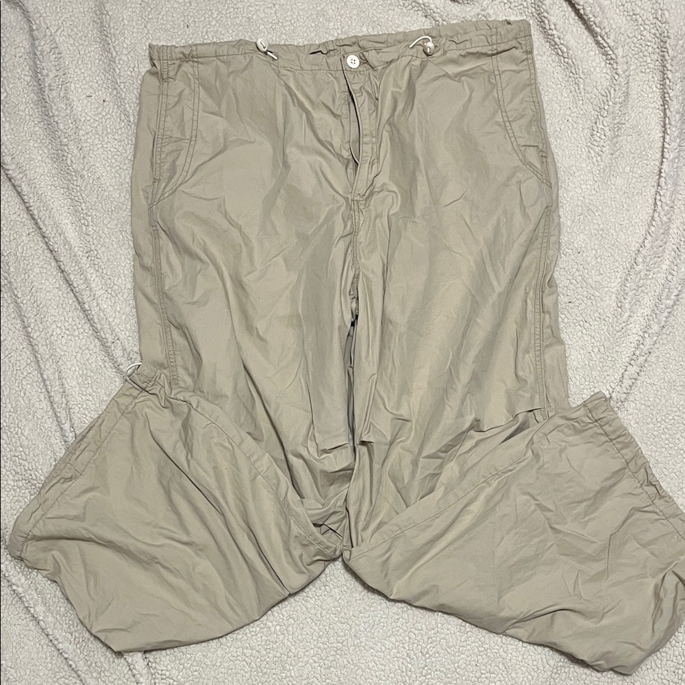 Levi’s women cargo Tan Pants